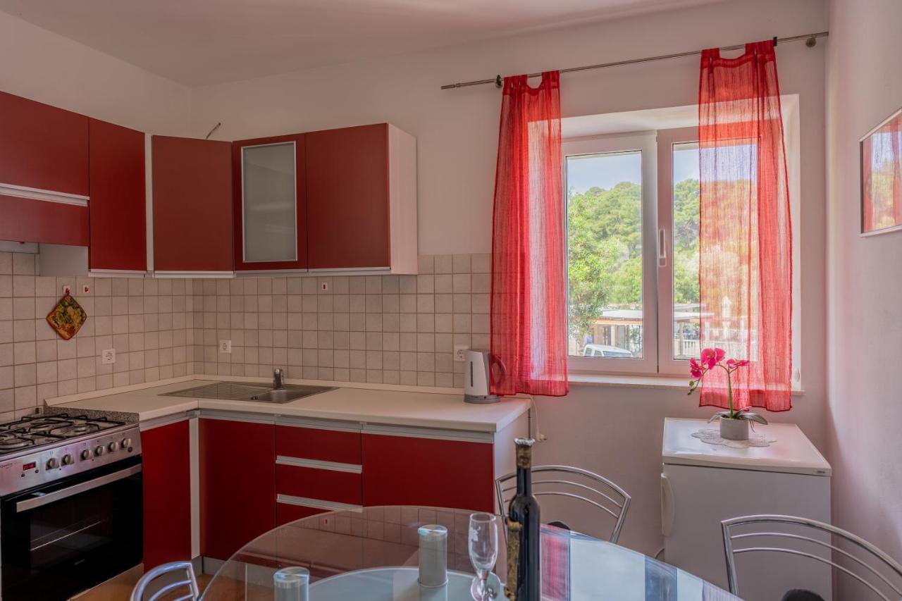 Guesthouse Kamarin 포메나 외부 사진