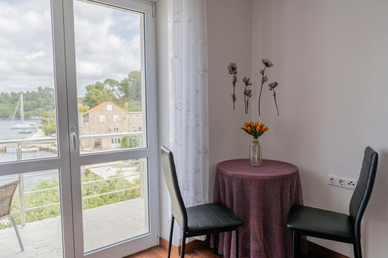 Guesthouse Kamarin 포메나 외부 사진