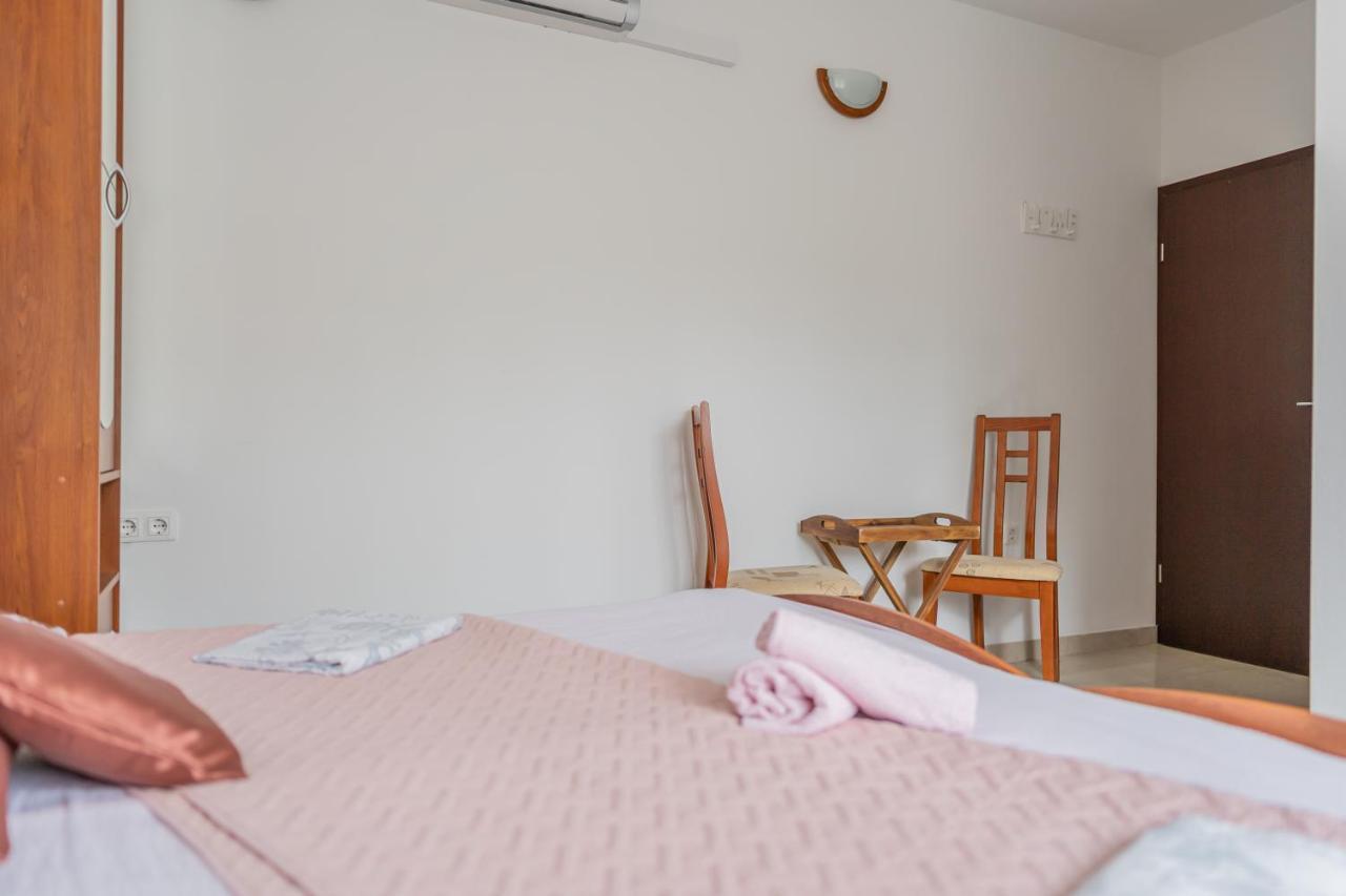 Guesthouse Kamarin 포메나 외부 사진