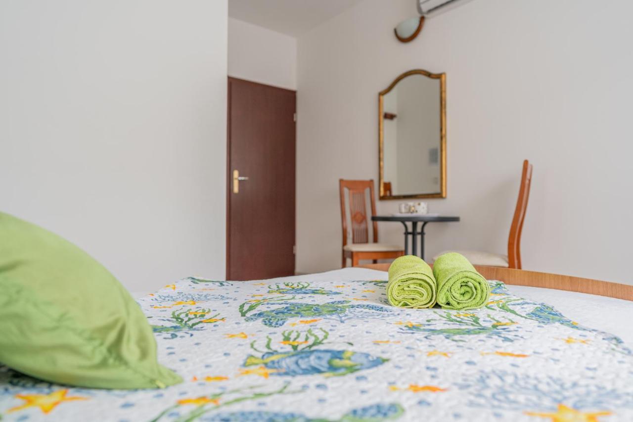 Guesthouse Kamarin 포메나 외부 사진