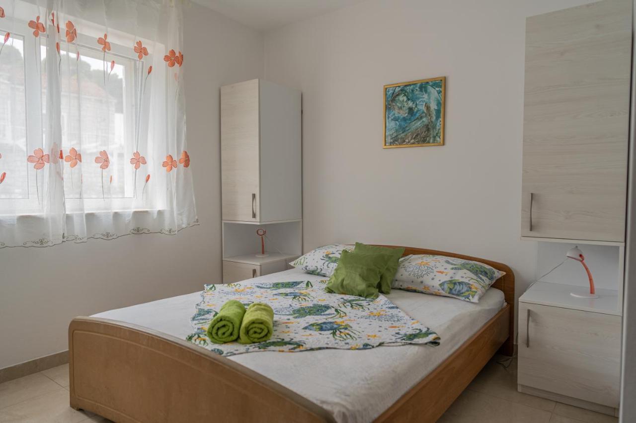 Guesthouse Kamarin 포메나 외부 사진